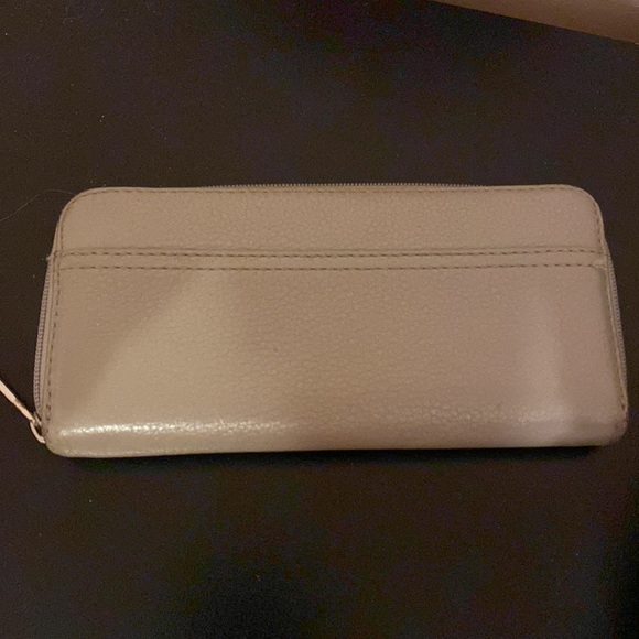 Michael Kors wallet - Picture 2 of 7